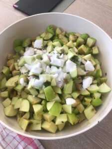 Aus Äpfeln einen Apfelessig selber machen Rezept