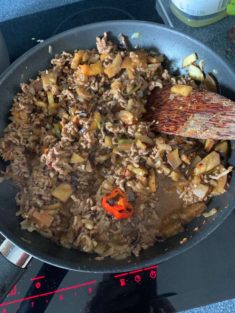 Auberginen_Rindfleisch_wok_chinesisch (1) Auberginen-Rindfleisch Wok Szechuan Art - asiatisches Gericht mit Schärfe - Element Metall für den Herbst