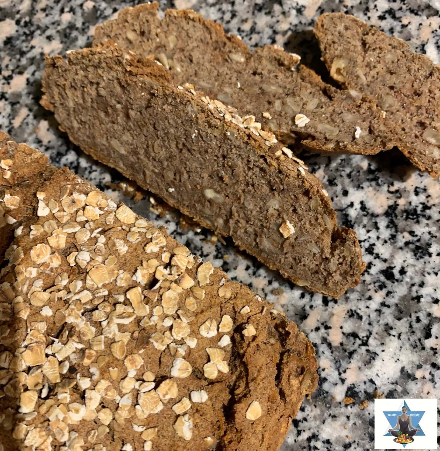 Buchweizen Braunhirse Brot