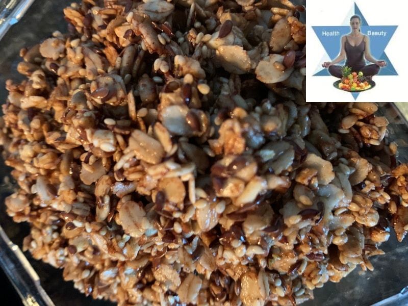 Knusprige Haferflocken mit Mandeln, Sonnenblumenkernen und Sesam - für dein gesundes Frühstück