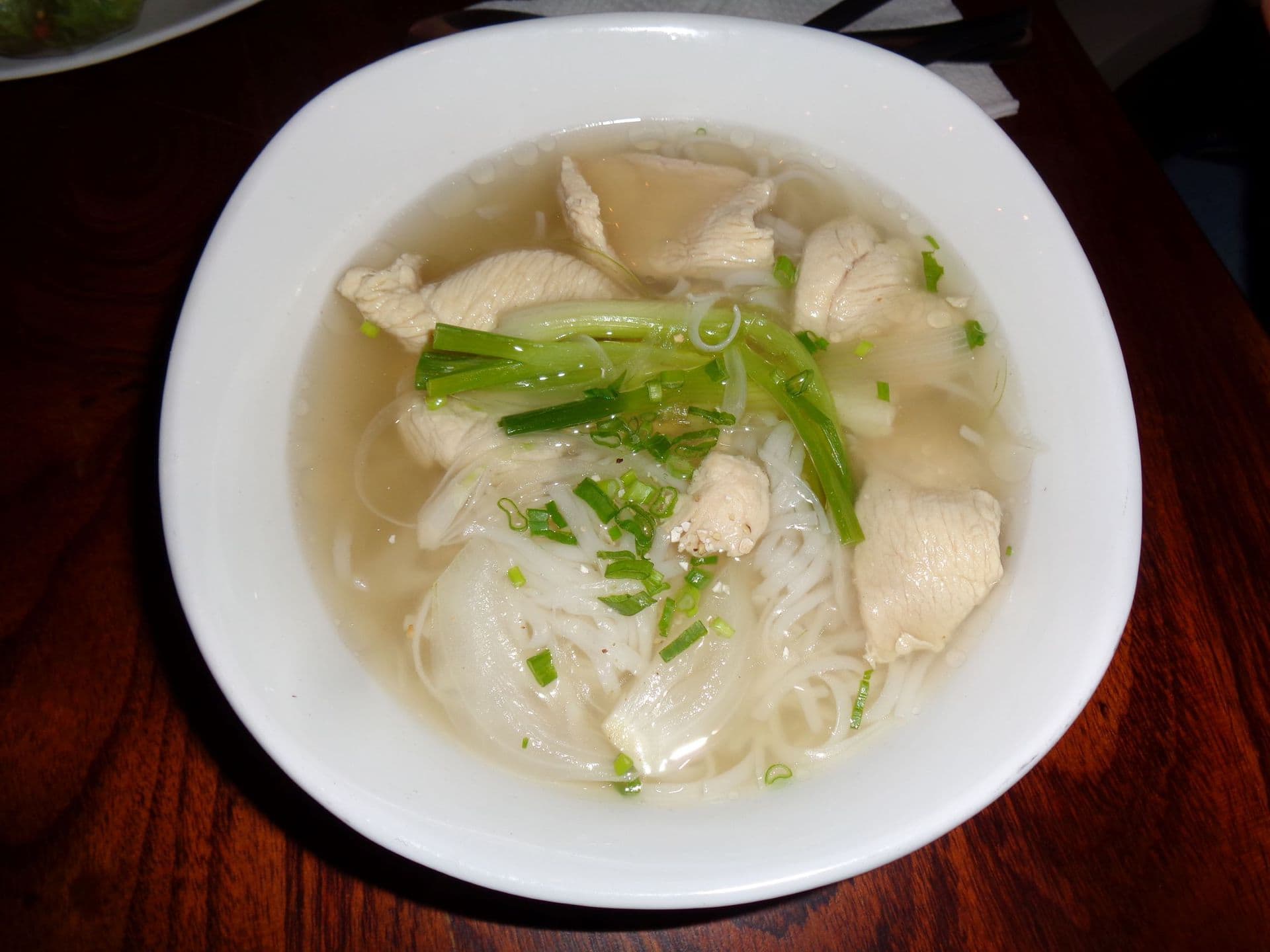 Hühner_Suppe_vietnam Pho Po Suppe mit Hühnerfleisch