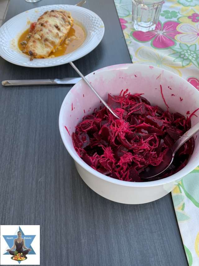 Zucchini_Eva (16) Rote Bete ist ein wundervolles Gemüse, welches du einfach zum Salat verarbeiten kannst.