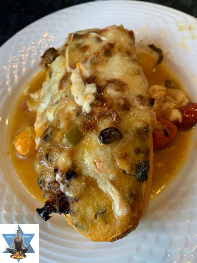 Zucchini_Eva (9) Wenn du bei den vegetarisch gefüllten Zucchini den Käse weglässt, dann ist dieses Rezept vegan. Und schmeckt ebenso hervorragend.