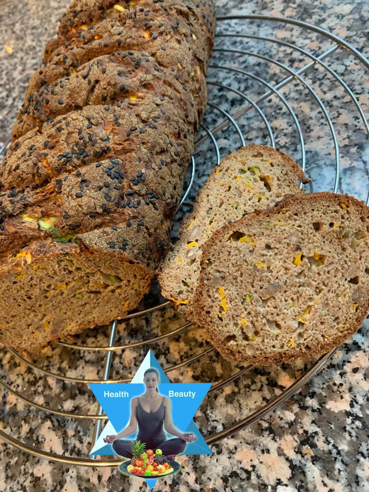 Zucchini Kürbiskernbrot - glutenfrei Low Carb Brotrezept - Vialmesszentrum