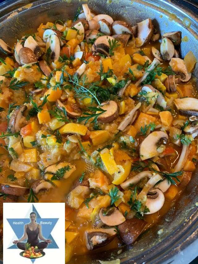 Zucchini_Suesskartoffel_Curry (9) Champignons und gelbe Linsen runden das Curry ab und erhöhen den Eiweissanteil der veganen Speise
