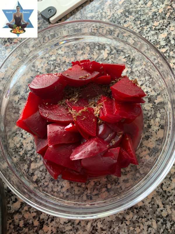 Roter Rübensalat mit Kren - selbstgemacht - klassisches Rezept Roter Rübensalat mit Kren - selbstgemacht - klassisches Rezept